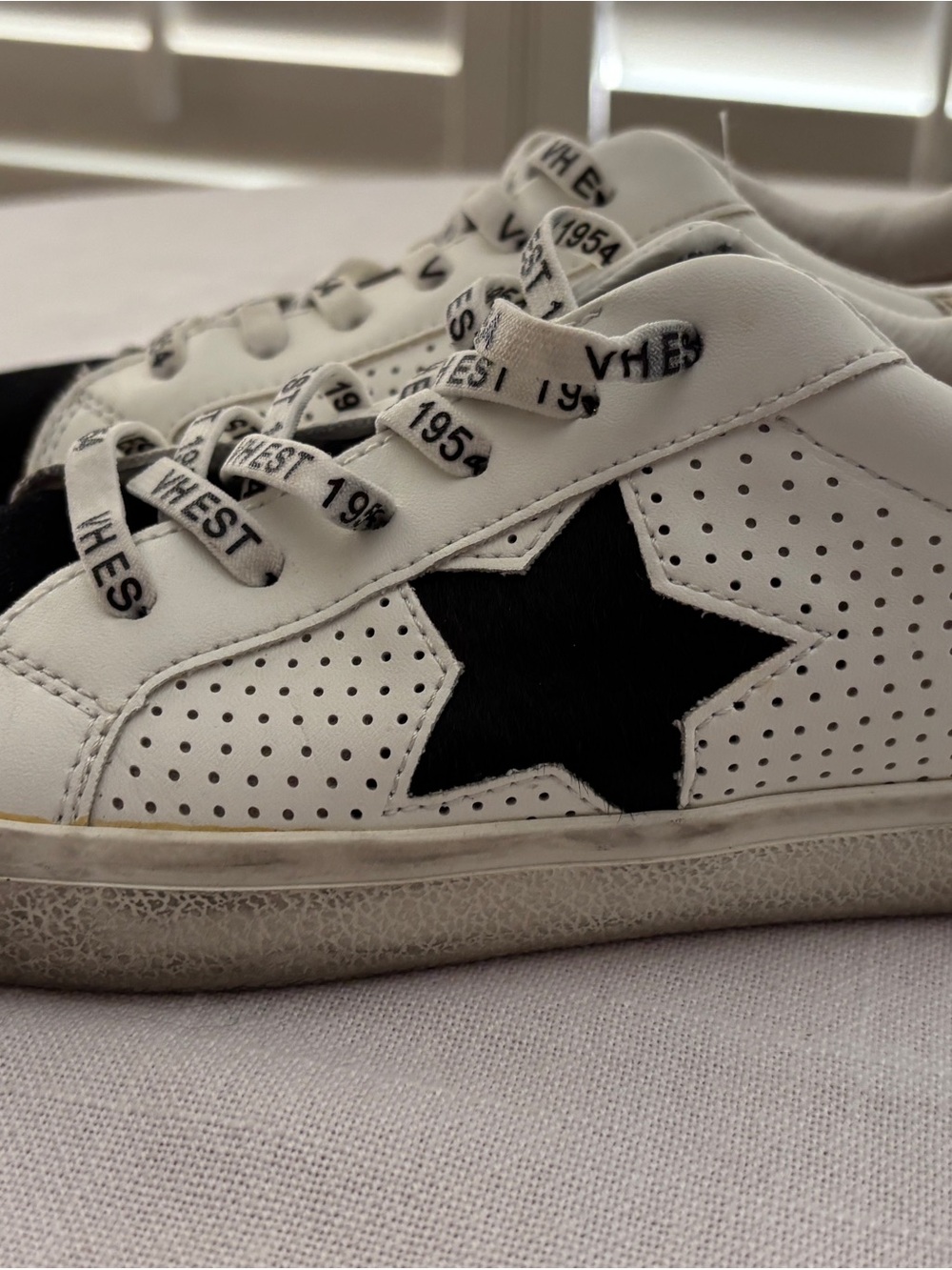Vintage Havana Black White & Gold Leather Sneakers ~ Women’s Size 6 - Picture 8 of 11